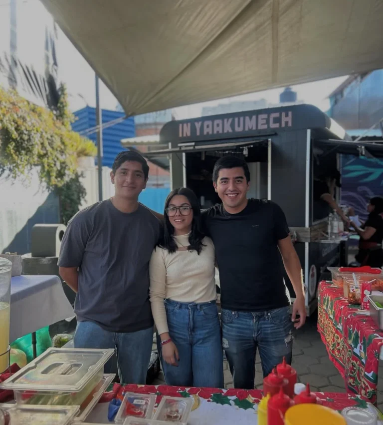 Candidata del partido VIA toma como impulso su emprendimiento para conectar con la gente.